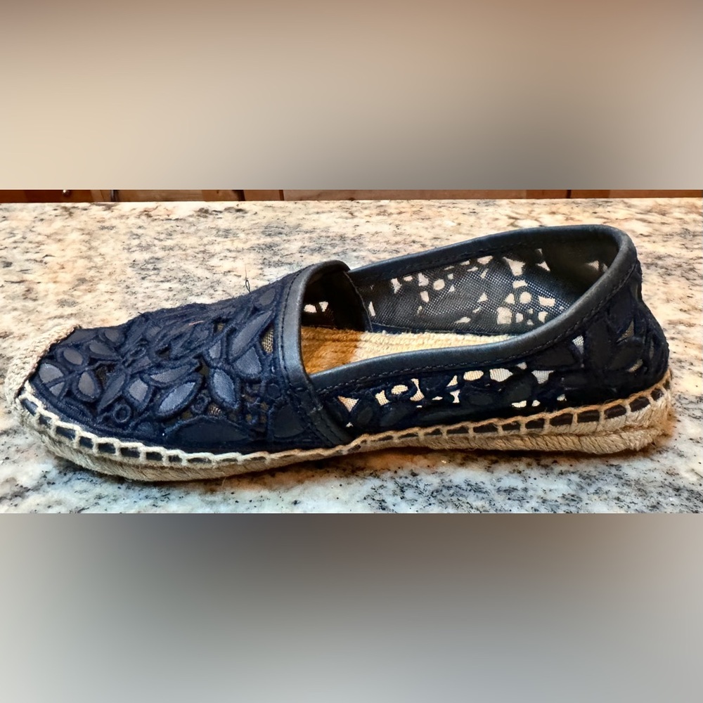 Tory Burch Rhea Lace Blue Espadrilles flats/shoes in great condition. Size 6 - Picture 3 of 8